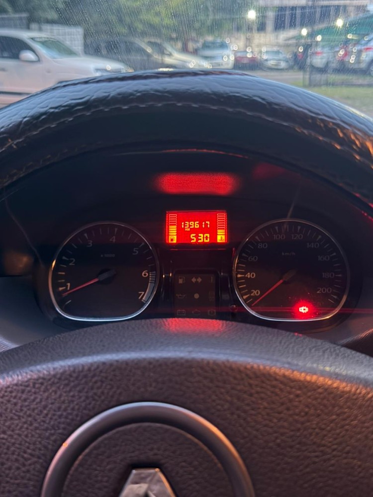 Renault DUSTER 2.0 4X4 — foto 8